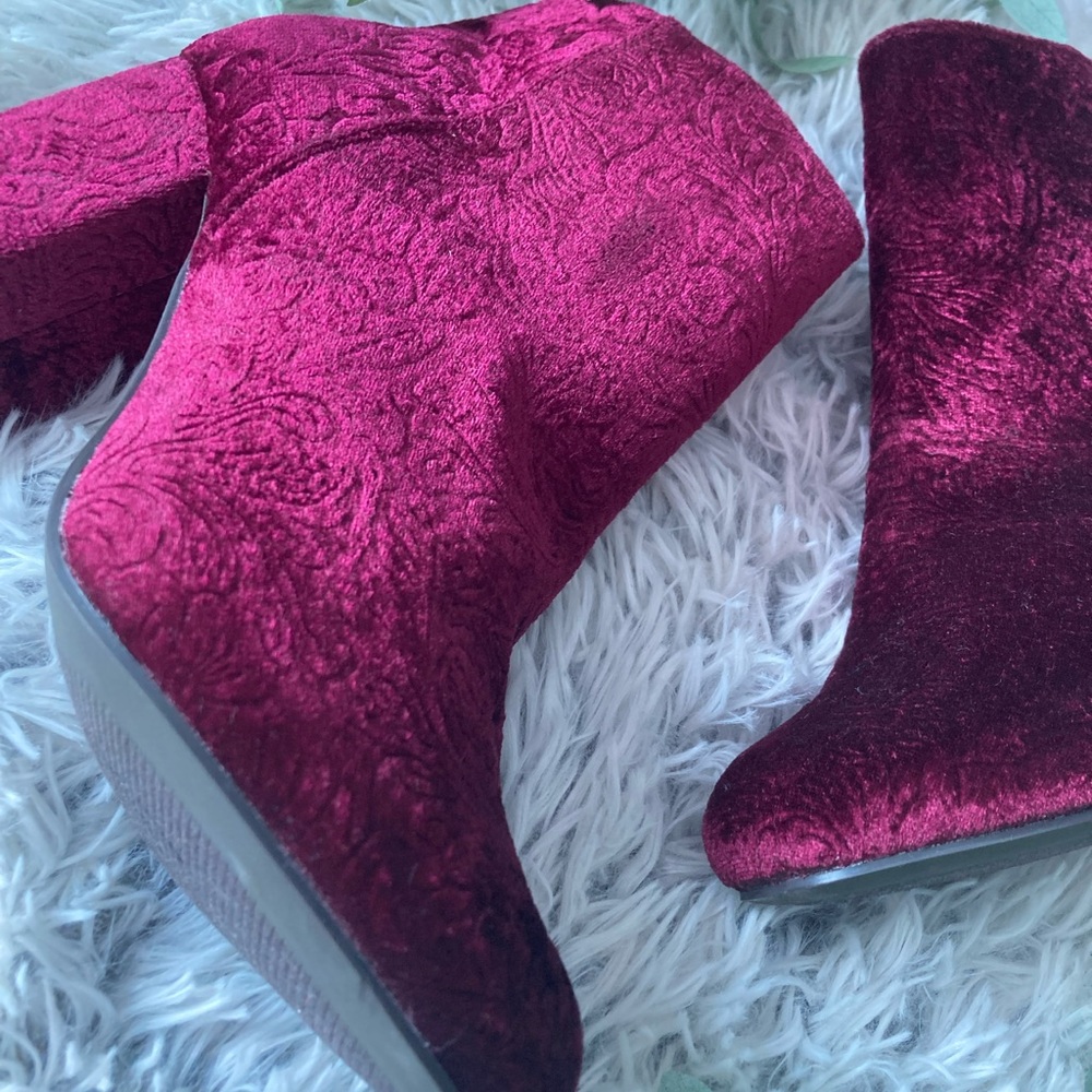 Just Fab Burgundy Loreida Heeled Bootie - Picture 4 of 7